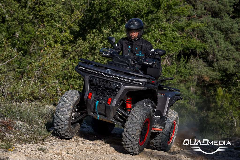 CFMoto CForce C6 PRO Touring action 3