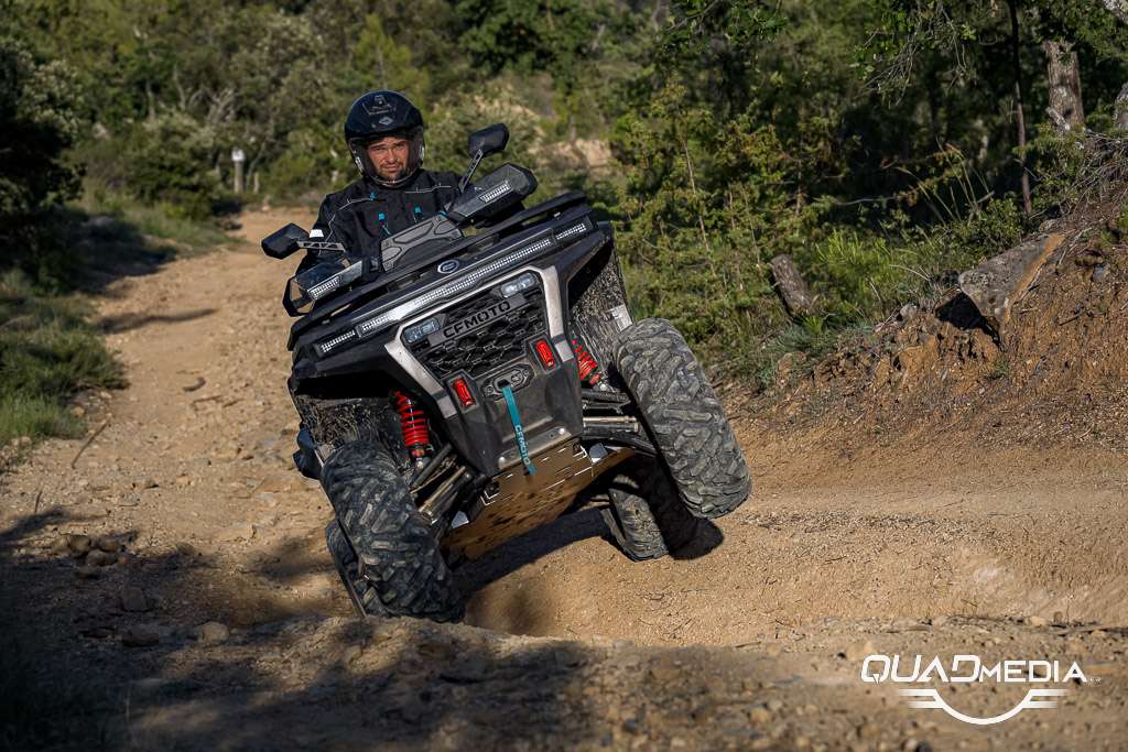 CFMoto CForce C6 PRO Touring action 5